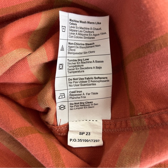 Rugged Flex Relaxed Fit
Light Weight Short Sleeve Plaid Shirt
Carhartt Sz XL - Picture 10 of 10